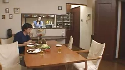 Tini haver azt mondja, hogyan tud segíteni csaladi sex videok MILF, meg a lánya