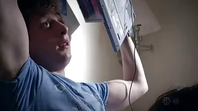 Whitney Wrightnak egy férfi segítségére családi szex videók van szüksége, mert lerobbant az autója