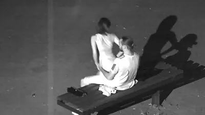 Ringyó kap két kakas csaladisex a testében egyszerre