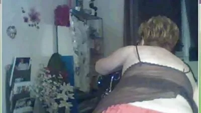 Szőke, ingyen családi sex videok gyönyörű szája szívás fasz a kertben