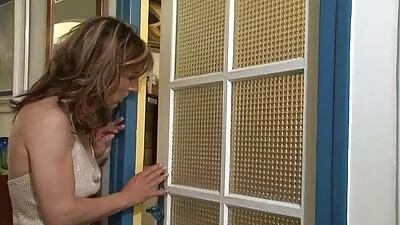 Liba rövid szoknya csaladisexvideo van baszva a nedves punci