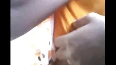 Forró csaladi szeksz Lány, Nagy Fenék eltávolítja a bugyiját, aztán megkapja cumshot
