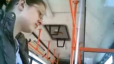 Szőke hálós harisnya nem tud betelni az csaladisexvideo anális szex