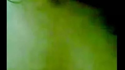 Barna kis családi szexvideók ingyen mellek a fürdőkádban szar egy nagy, nehéz Dick